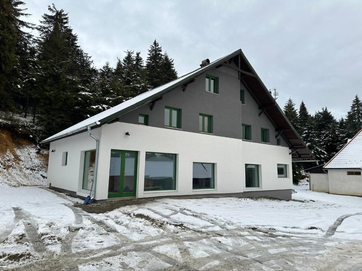 Hotel Madarasi Sportbazis à Capilnita Extérieur photo